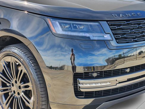 New 2026 Land Rover Range Rover SE image 8