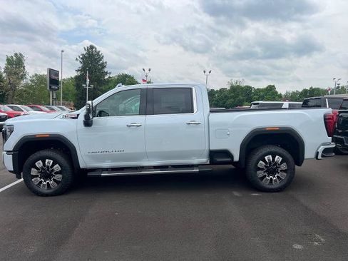 Used 2026 GMC Sierra 3500 Denali AWD/4WD image 4