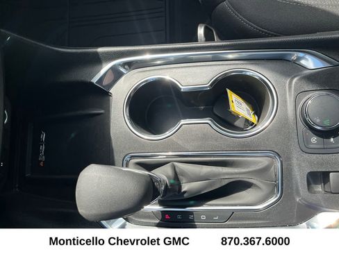 Used 2023 Chevrolet Traverse LT FWD image 20