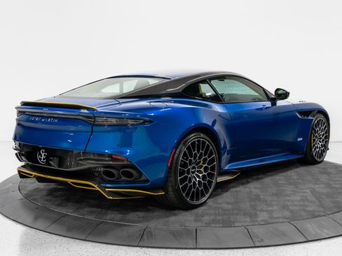 Used 2023 Aston Martin DBS Coupe RWD image 9