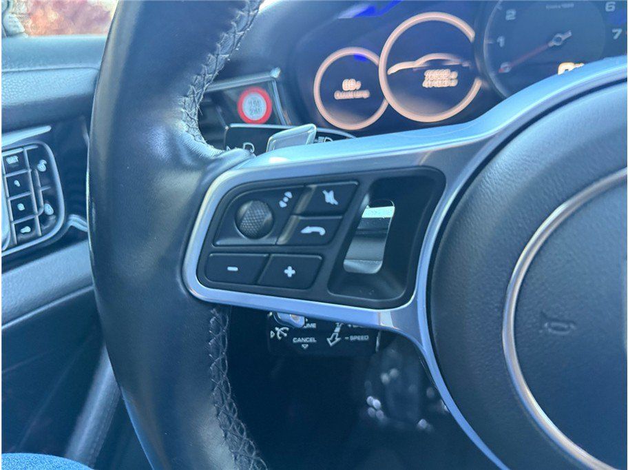 Used 2018 Porsche Panamera 4S AWD/4WD image 27
