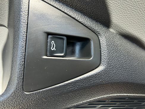Used 2025 Volkswagen Jetta Sport FWD image 32