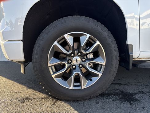 Used 2023 Chevrolet Silverado 1500 RST w/ Z71 Off-Road Package image 5