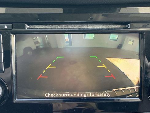 Used 2022 Nissan Rogue Sport S image 11