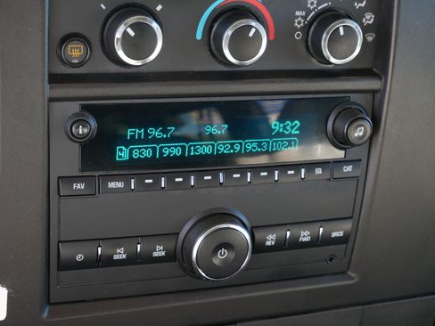 Used 2019 GMC Savana 3500 LS w/ Cold Climate Package image 23