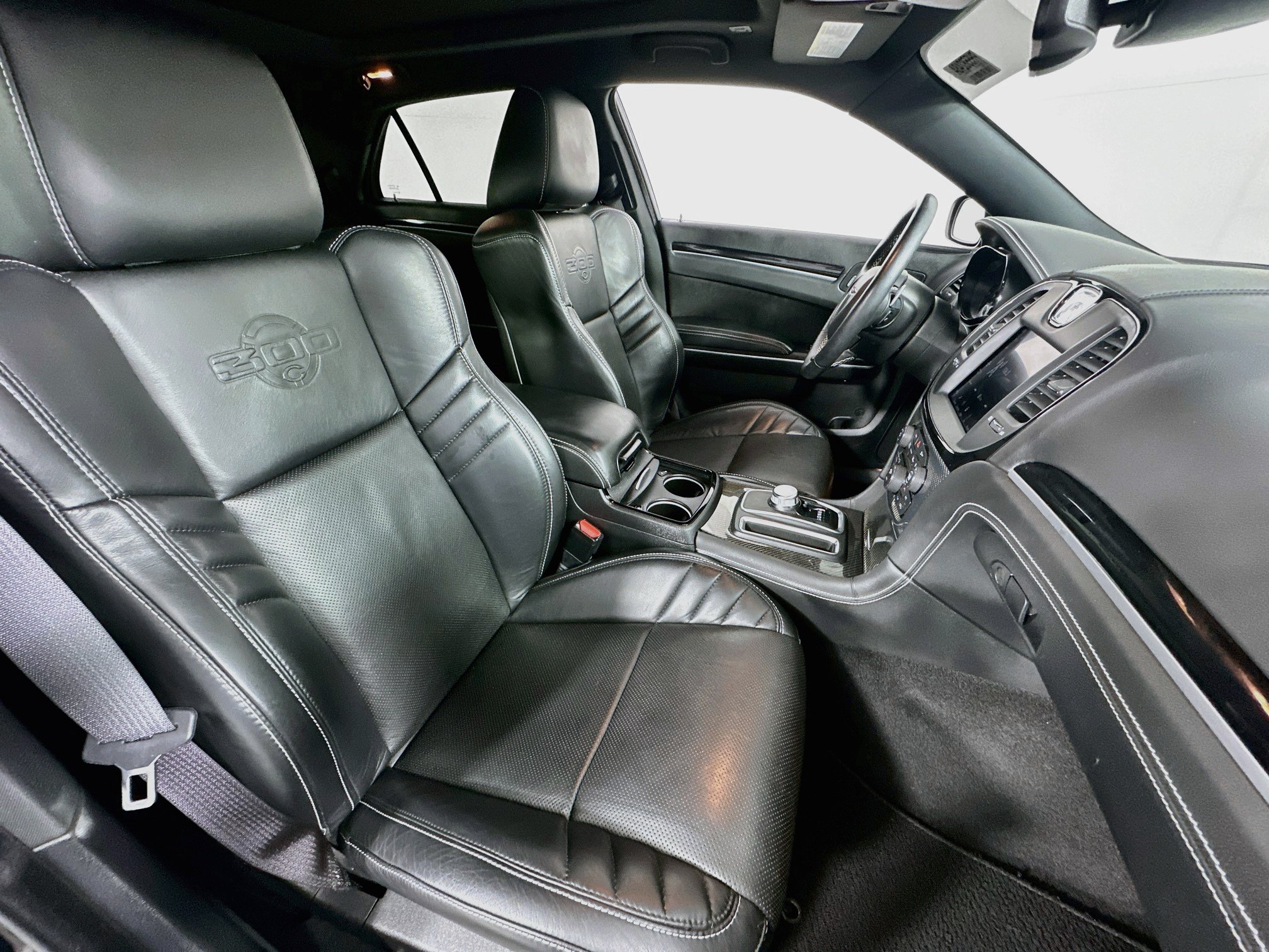 Used 2023 Chrysler 300 C RWD image 29