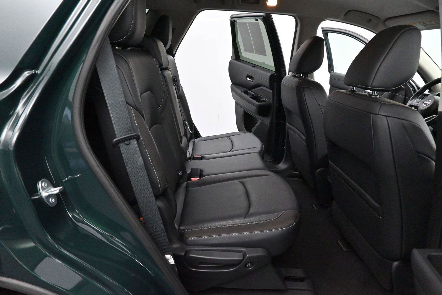 Used 2022 Nissan Pathfinder SL w/ Cargo Package AWD/4WD image 37
