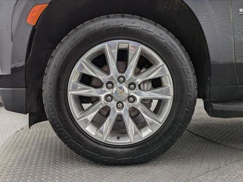 Used 2023 Chevrolet Suburban Premier image 34