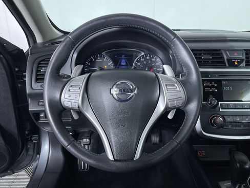 Used 2017 Nissan Altima 2.5 SR w/ LED Appearance Package image 16