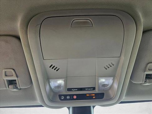 Used 2019 Chevrolet Equinox LT FWD image 12