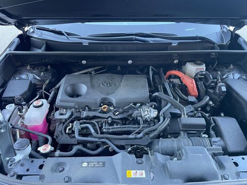 Used 2025 Toyota RAV4 LE image 31