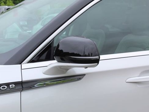 New 2026 Lincoln Aviator Reserve AWD/4WD image 11