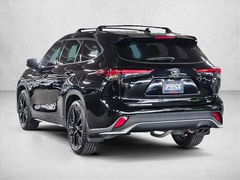 Used 2024 Toyota Highlander XSE FWD image 7