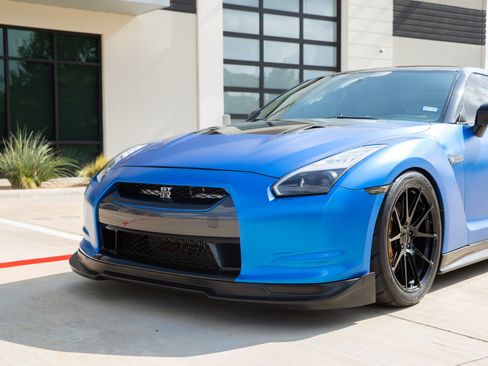 Used 2009 Nissan GT-R Premium AWD/4WD image 25