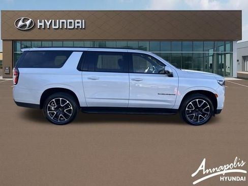 Used 2021 Chevrolet Suburban RST w/ Luxury Package image 6