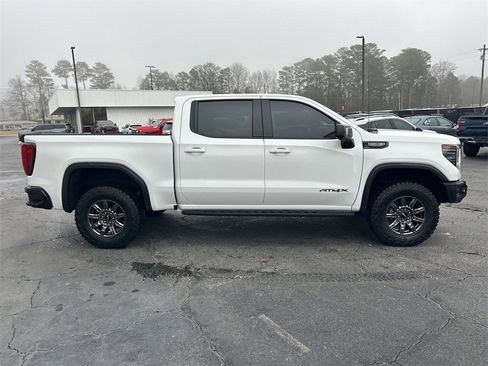 Used 2025 GMC Sierra 1500 AT4X image 5