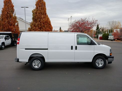 New 2025 Chevrolet Express 2500 w/ Driver Convenience Package image 10