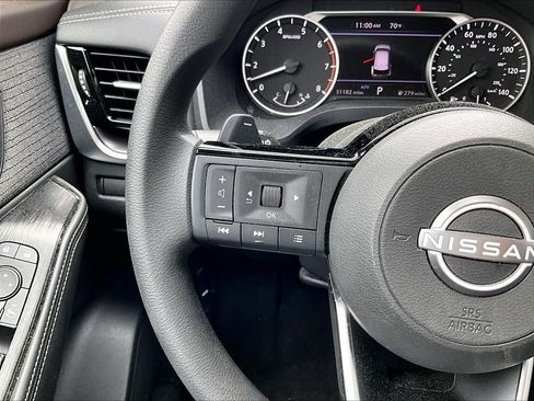 Used 2022 Nissan Rogue SV AWD/4WD image 23