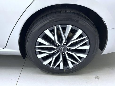 Used 2024 Nissan Altima 2.5 SV image 22