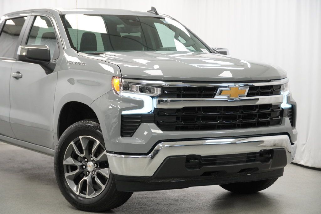 Certified 2024 Chevrolet Silverado 1500 LT AWD/4WD image 7