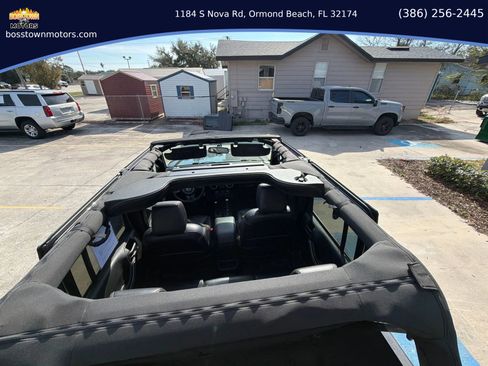 Used 2018 Jeep Wrangler Unlimited Sahara w/ Connectivity Group image 28