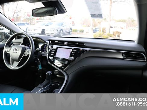 Used 2020 Toyota Camry SE image 27