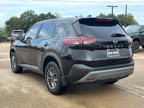 Used 2023 Nissan Rogue S image 6
