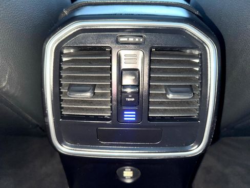 Used 2018 Porsche Macan image 29