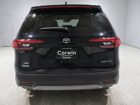Certified 2024 Toyota Grand Highlander AWD image 4