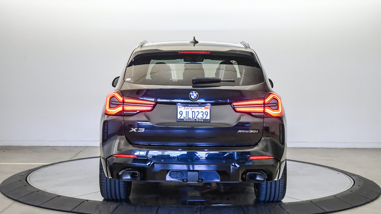 Used 2023 BMW X3 xDrive30i w/ M Sport Package AWD/4WD image 3