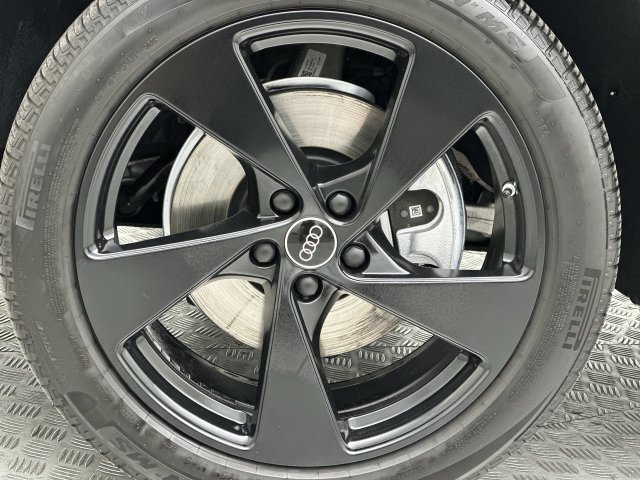 Used 2025 Audi Q5 Premium Plus w/ Premium Plus AWD/4WD image 10