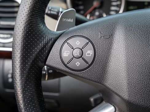 Used 2009 Mercedes-Benz ML 63 AMG 4MATIC image 21