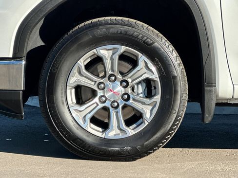 Used 2025 GMC Sierra 1500 SLT image 36