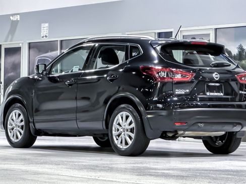Used 2022 Nissan Rogue Sport SV w/ Technology Package AWD/4WD image 3