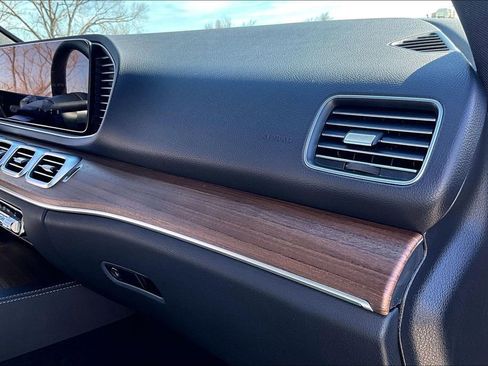 Used 2025 Mercedes-Benz GLE 350 4MATIC image 21