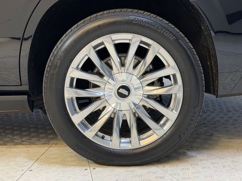 Used 2024 Cadillac Escalade Premium Luxury w/ Performance Package AWD/4WD image 9