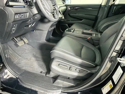Used 2026 Honda Odyssey Touring image 11
