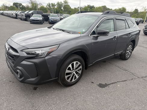 Used 2025 Subaru Outback Premium AWD/4WD image 8