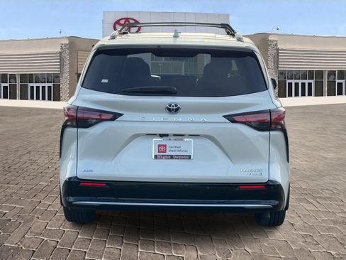 Used 2021 Toyota Sienna Platinum image 6