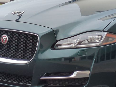 Used 2019 Jaguar XJ R-Sport AWD/4WD image 6