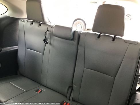 Used 2022 Toyota Highlander Limited FWD image 17