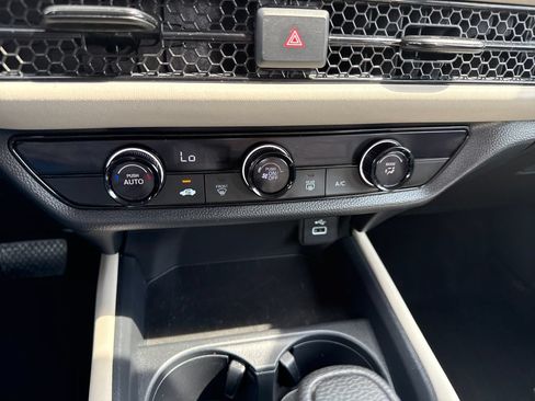 Certified 2025 Honda HR-V LX image 31