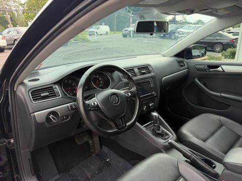 Used 2018 Volkswagen Jetta SE FWD image 10