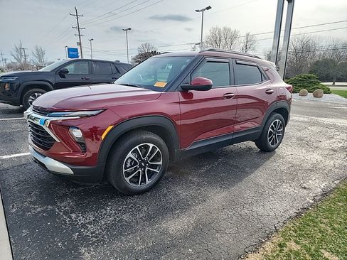 Used 2024 Chevrolet TrailBlazer LT w/ LT Cold Weather Package image 1