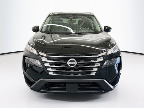 Used 2025 Nissan Rogue SV FWD image 2