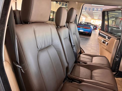 Used 2016 Land Rover LR4 HSE LUX image 16
