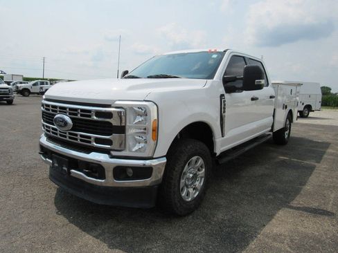 Used 2023 Ford F350 XLT w/ FX4 Off-Road Package AWD/4WD image 7