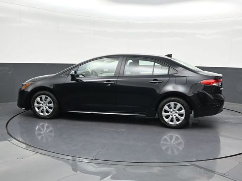 Used 2025 Toyota Corolla LE w/ Convenience Package FWD image 2