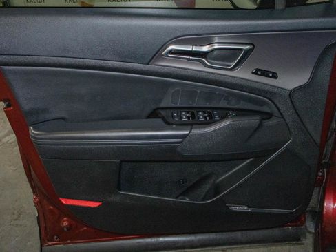 Used 2023 Kia Sportage SX FWD image 11