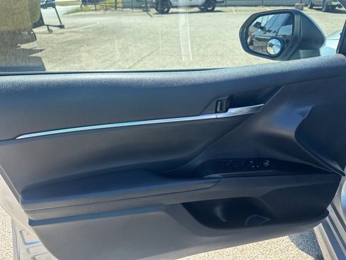 Used 2023 Toyota Camry SE image 17